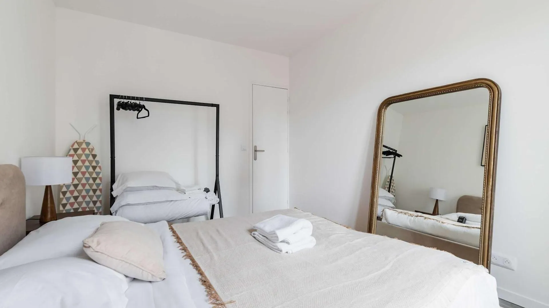 Apartament Cosy 2 Pieces Au Coeur Du 19E - 4P - Flat-Guest Paryż